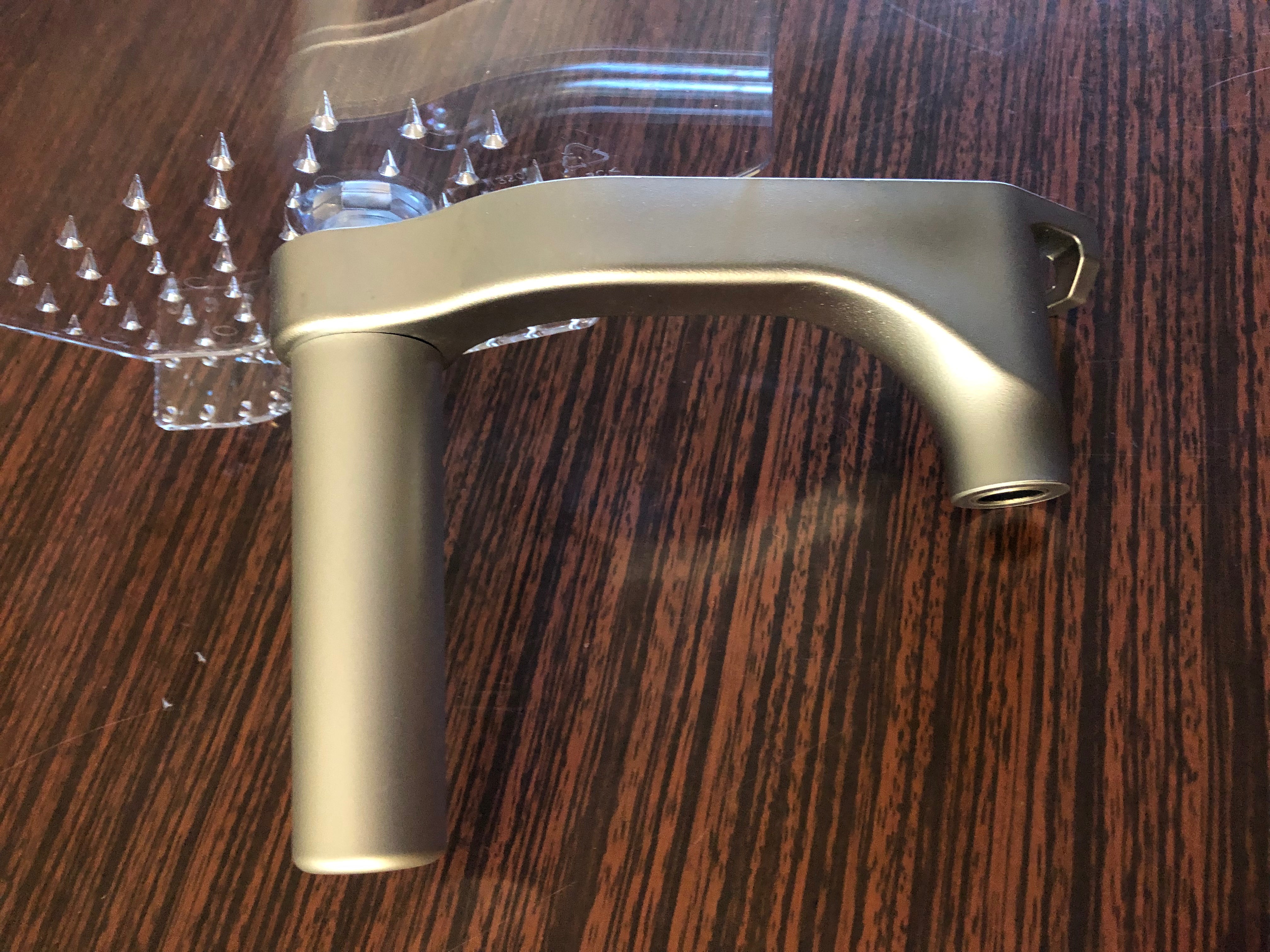 Gruppo Premistoppa Smontabile per Affettatrice RGV – Plastica con Impugnatura Verniciata Alluminio Satinato | Linea Luxury RGV